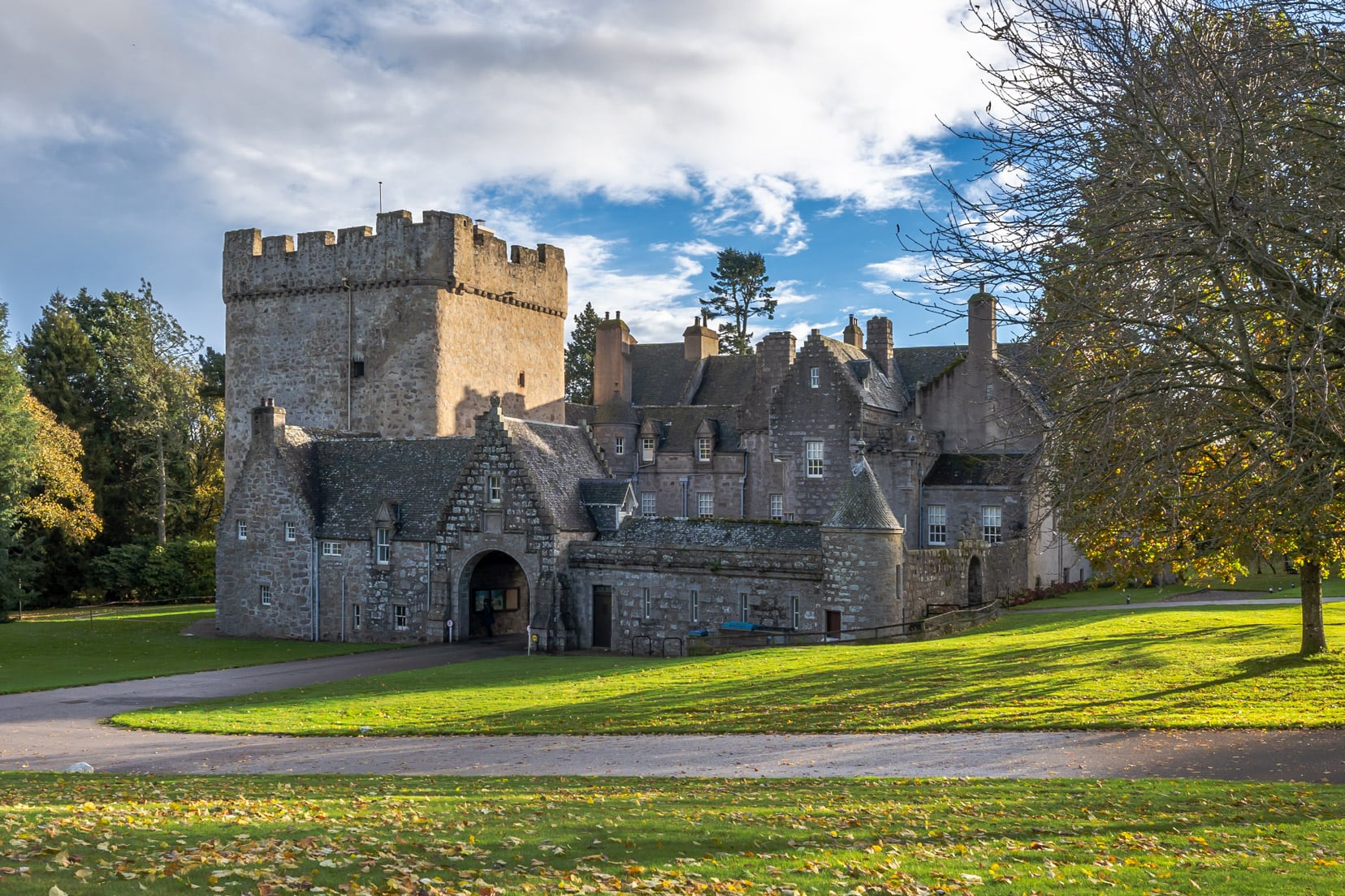 Castle in Aberdeenshire — Drum Castle in the warm afternoon sun