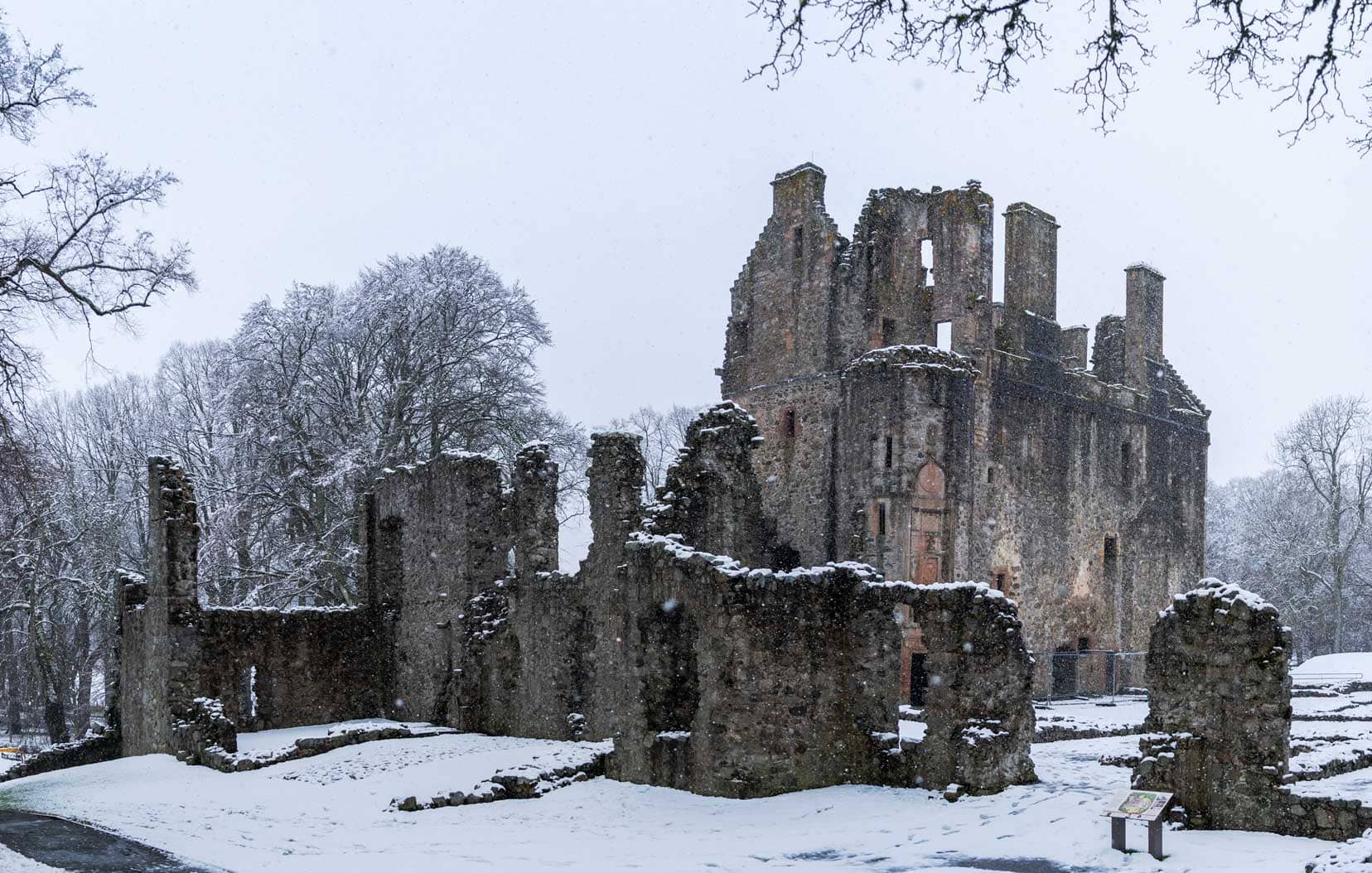 Aberdeenshire castle — Huntly-Castle-in the snow