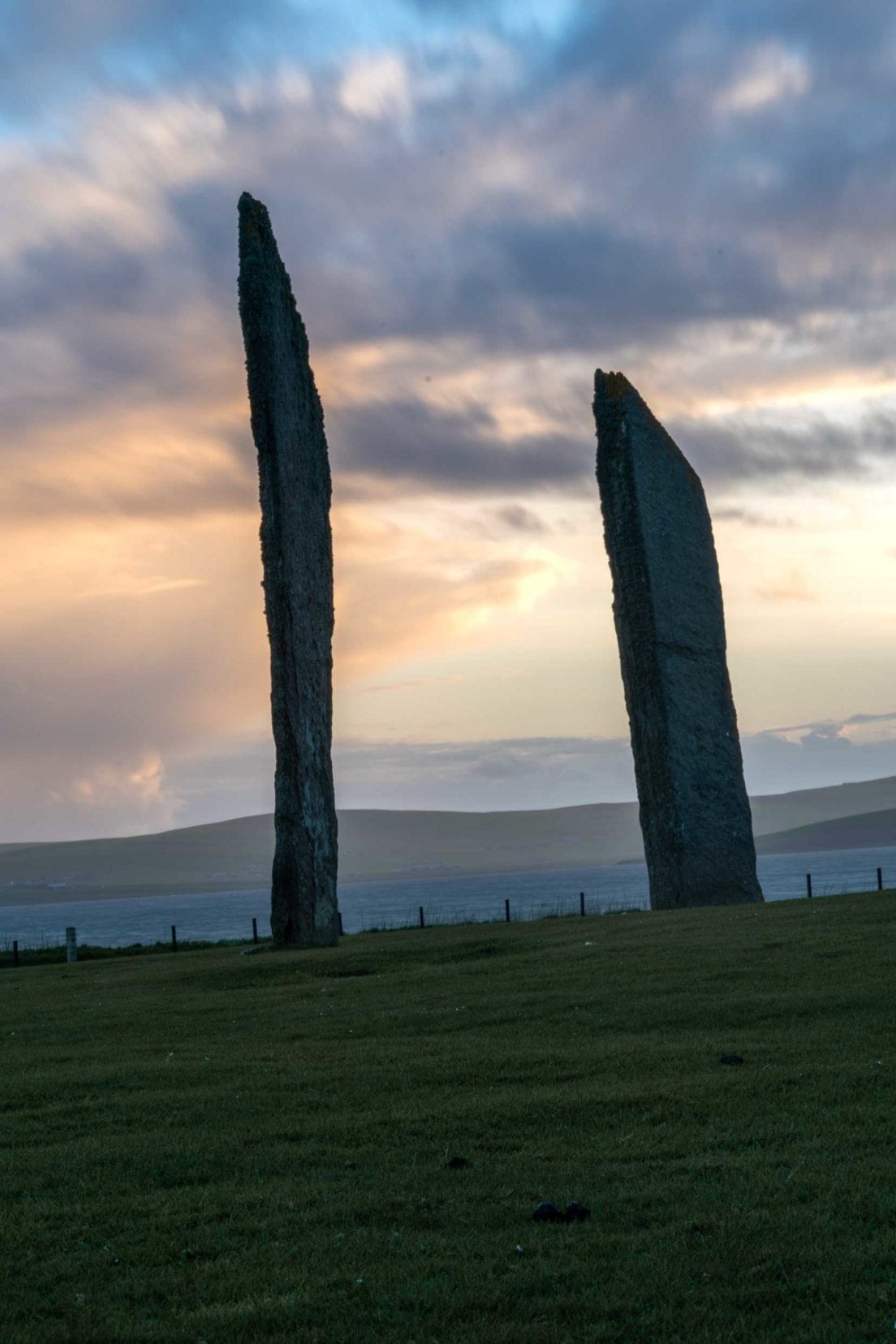 Stones-of-Stenness_horizon-line-off