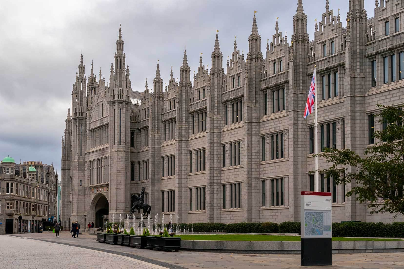 Aberdeen Marischal College view of outside 