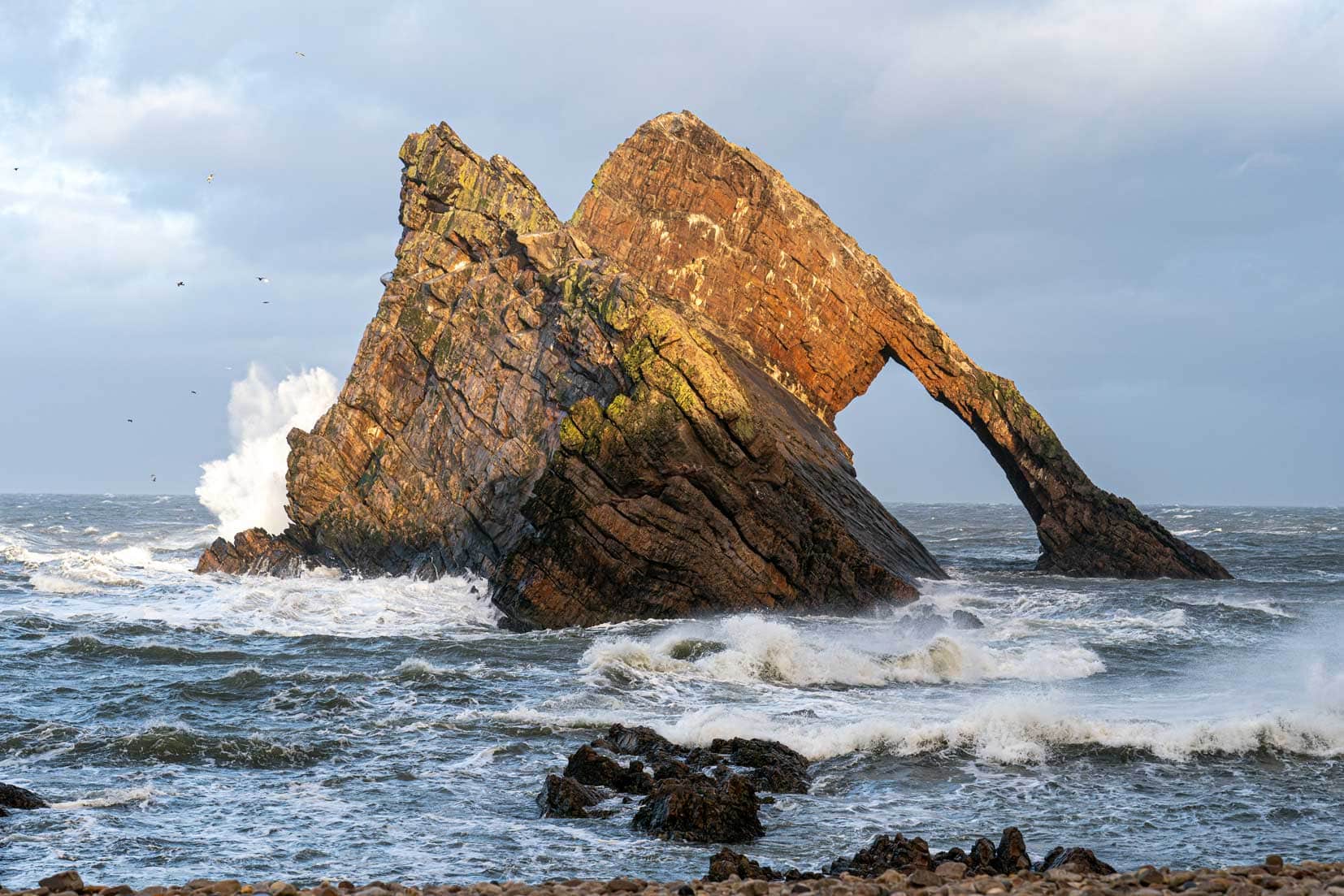 Bow Fiddle Rock in windy weather