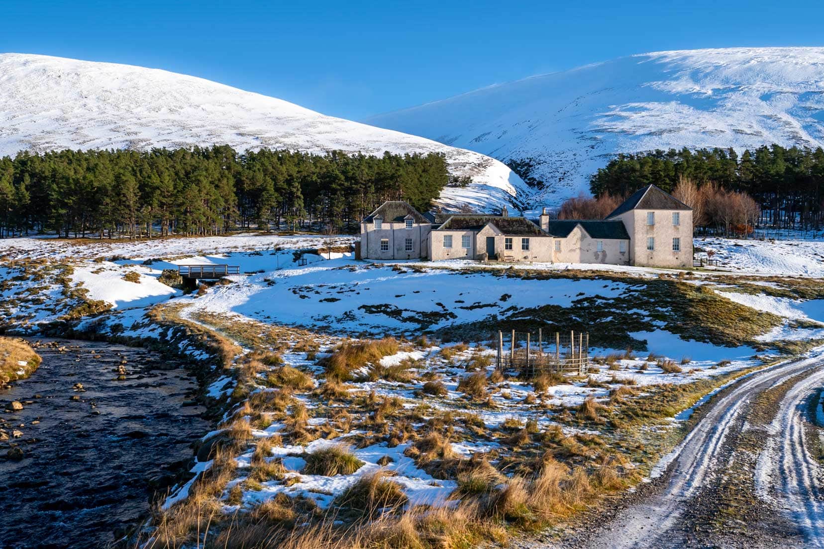 Bruar-Lodge-during-daytimg,-Cairngorms