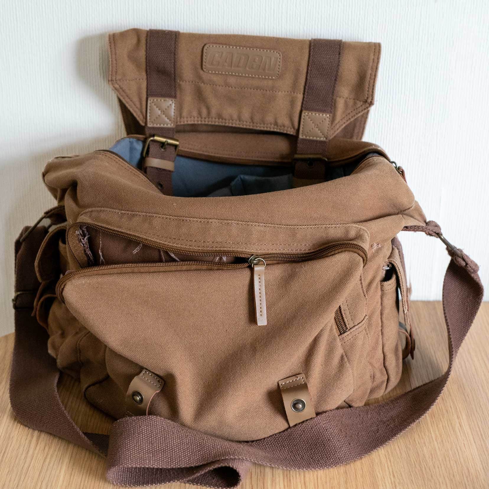 Caden-messenger-camera-bag