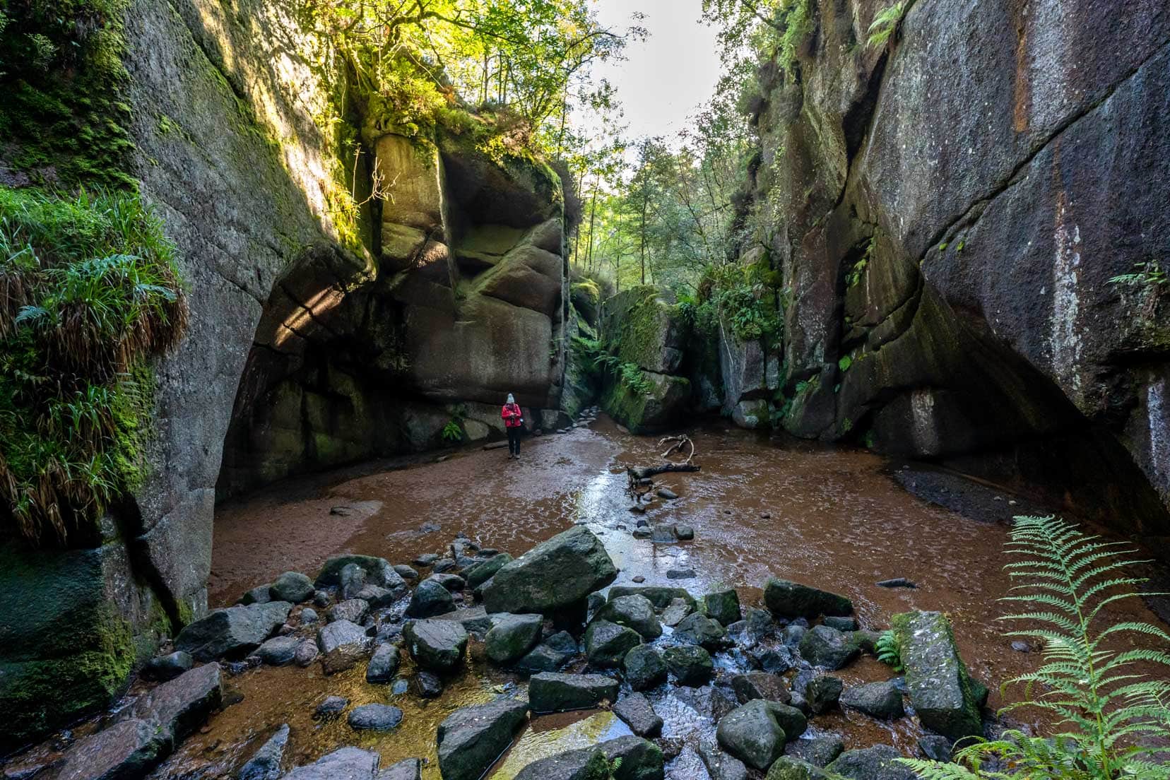 Muir-of-Dinnet - a rocky cauldron shaped entrance