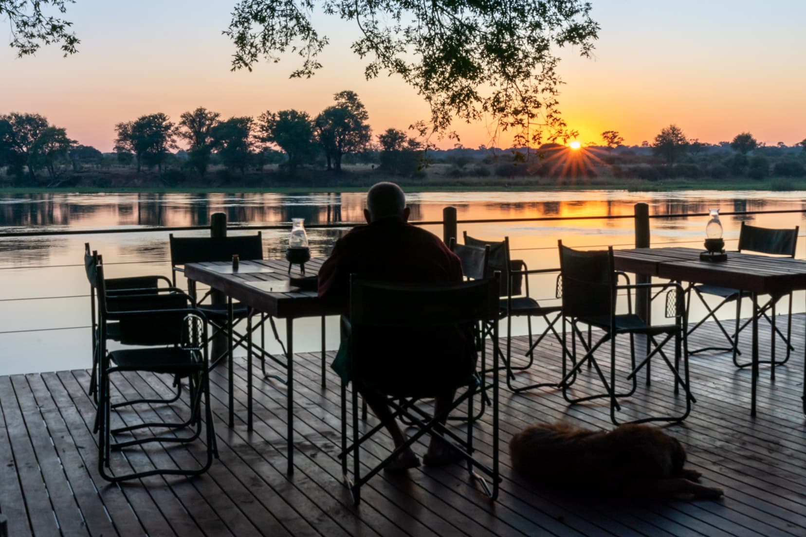 sunrise-from-Ndhovu Lodge verandah