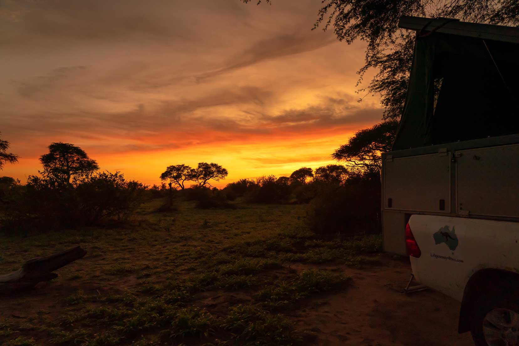 Mkgadikgadi Camping sunrise