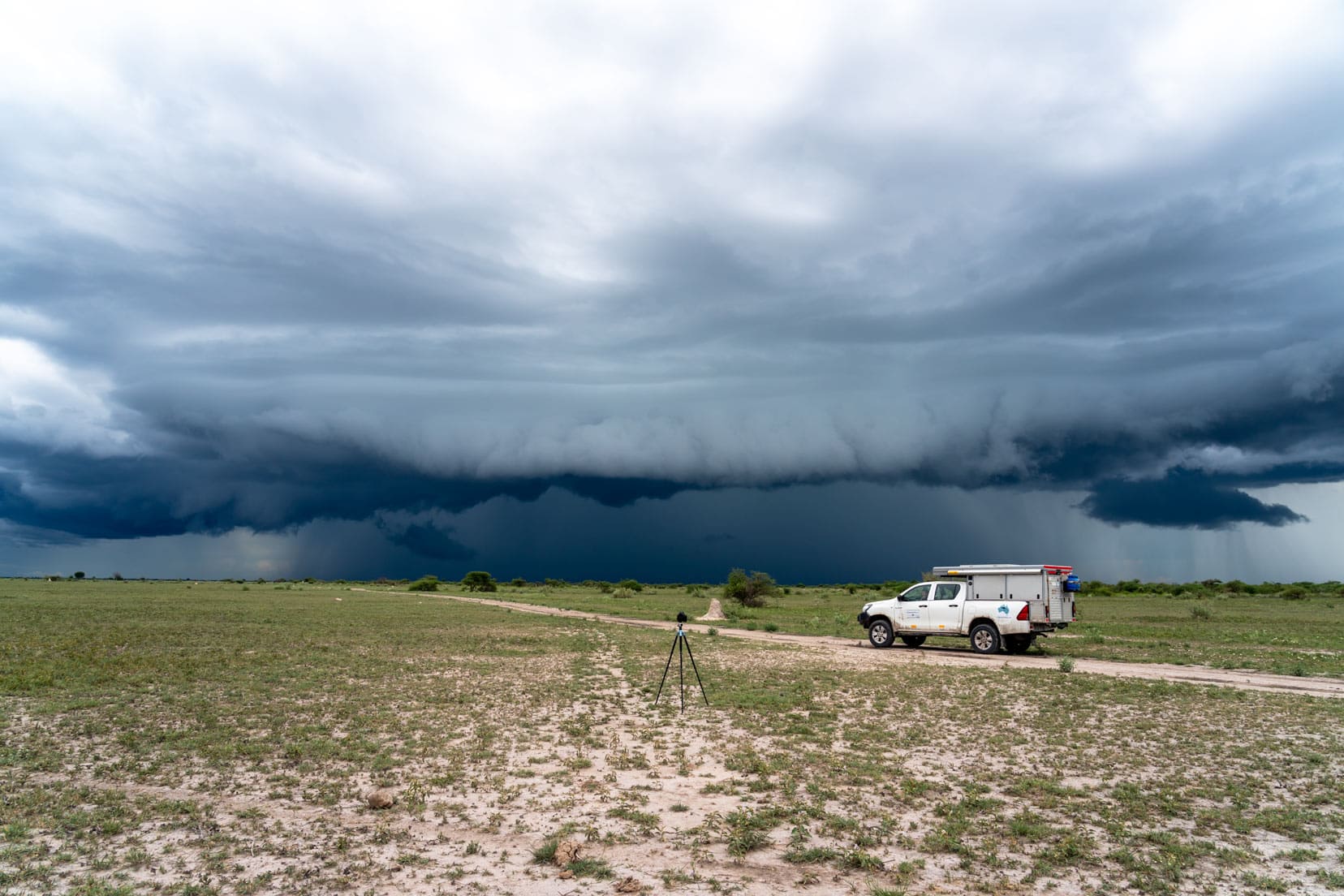 Camping in Botswana - Nxai-Pan-National Park storm-clouds