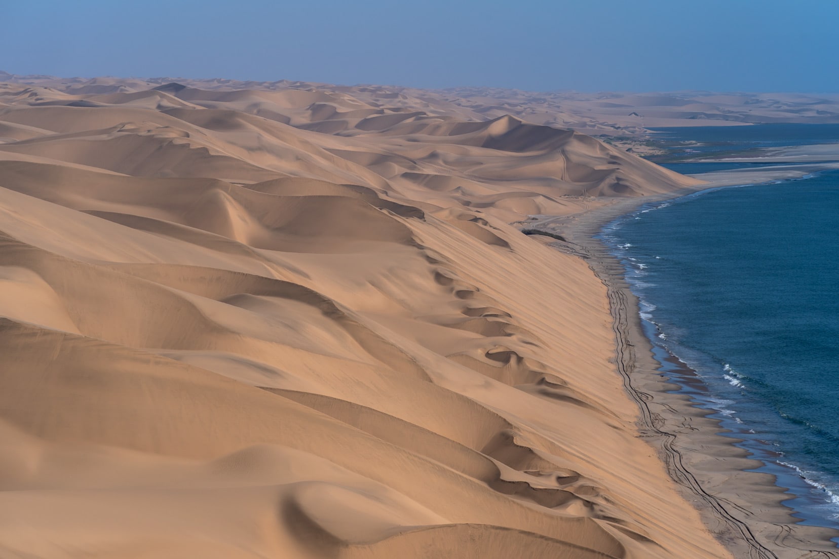 meringue-type-sand-dunes-of the Namib desert