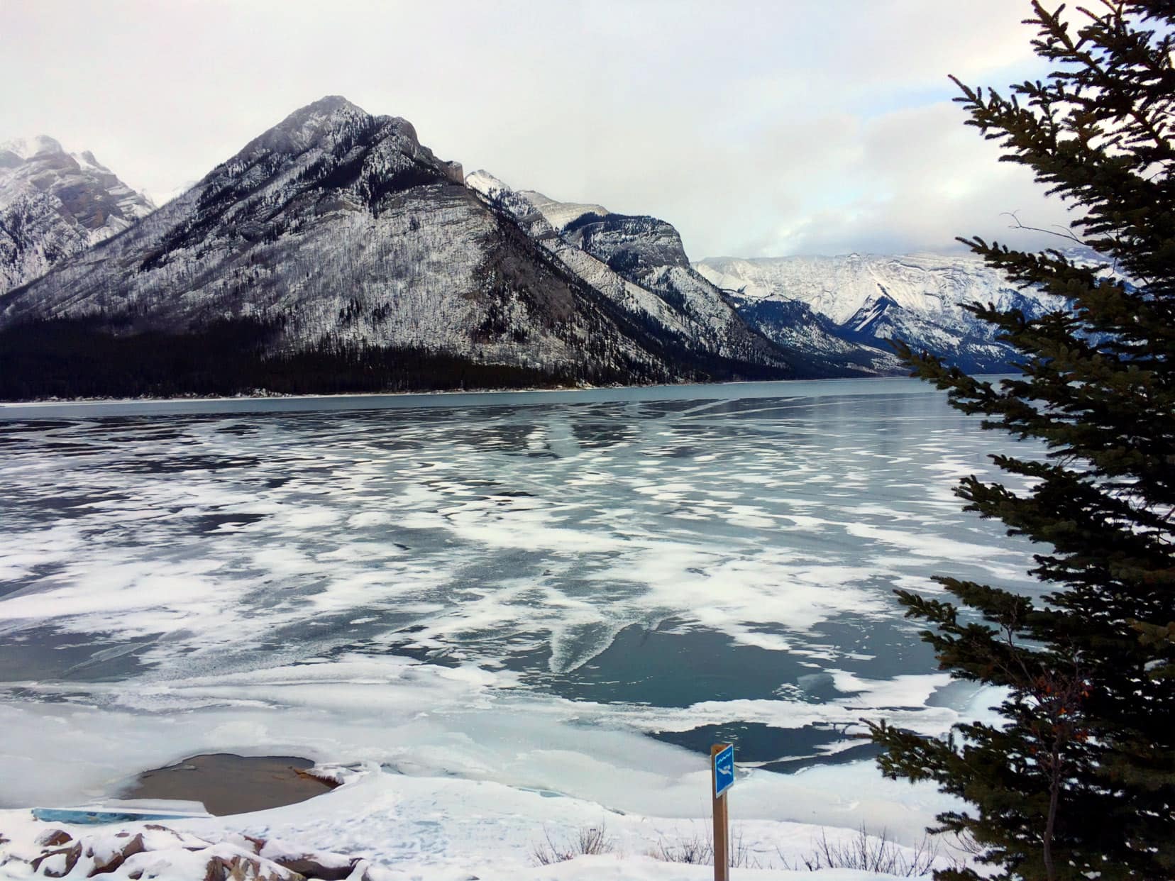Banff winter tour to Lake Minnewanka in Banff