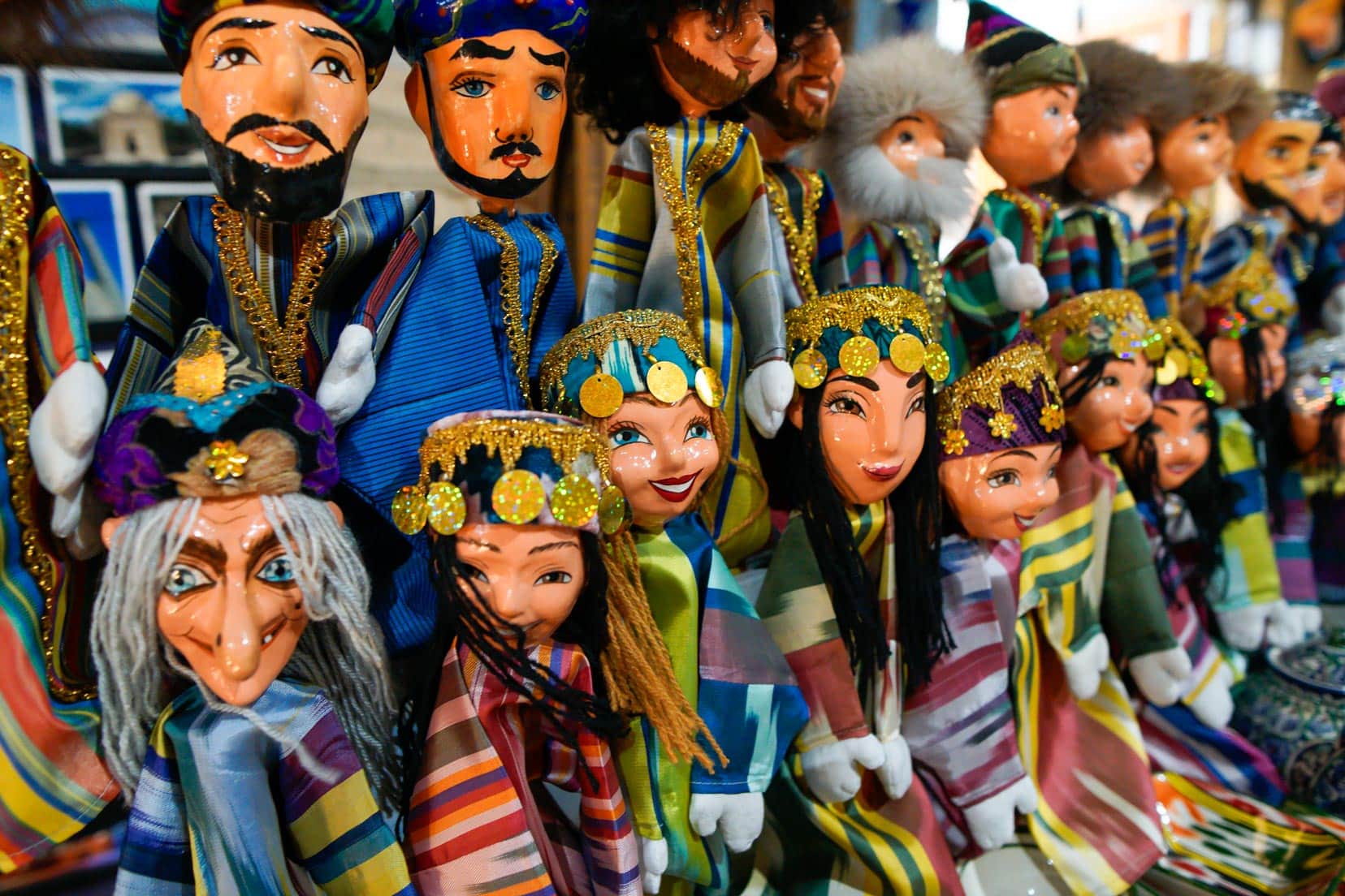 Market-dolls-for-sale-in-Itchan-Kala,-Khiva