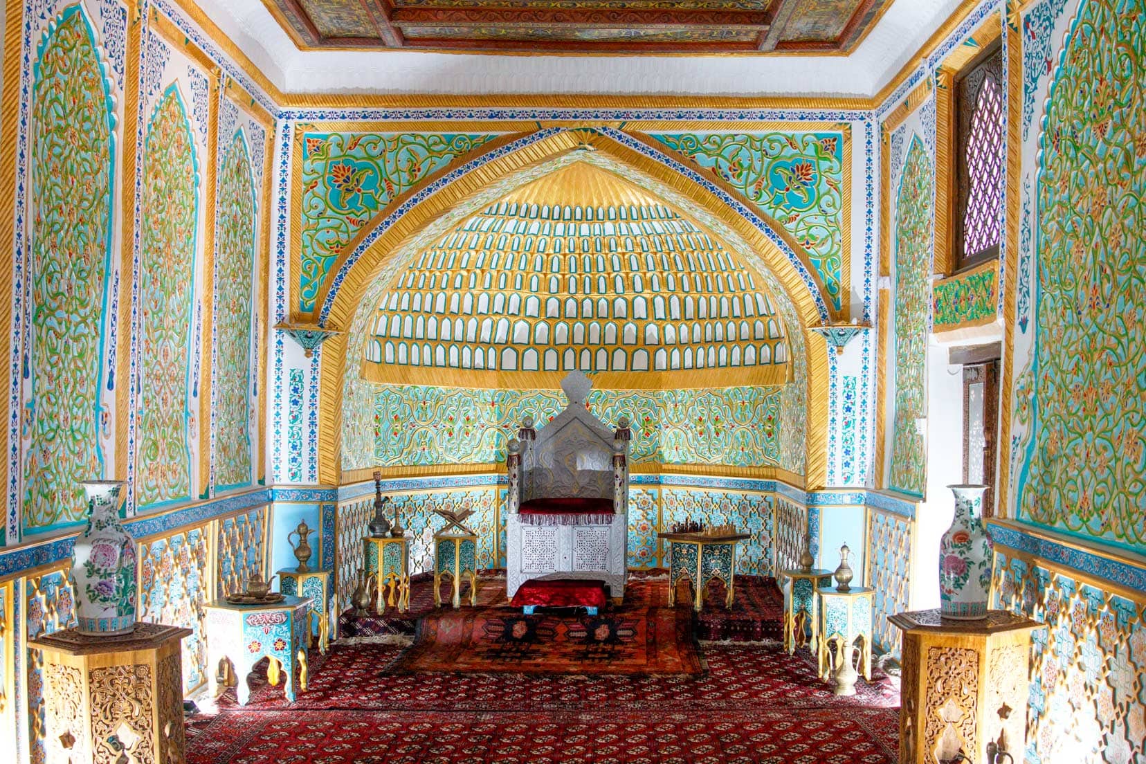 Throne room in Kuhna Ark, Itchlan Kala