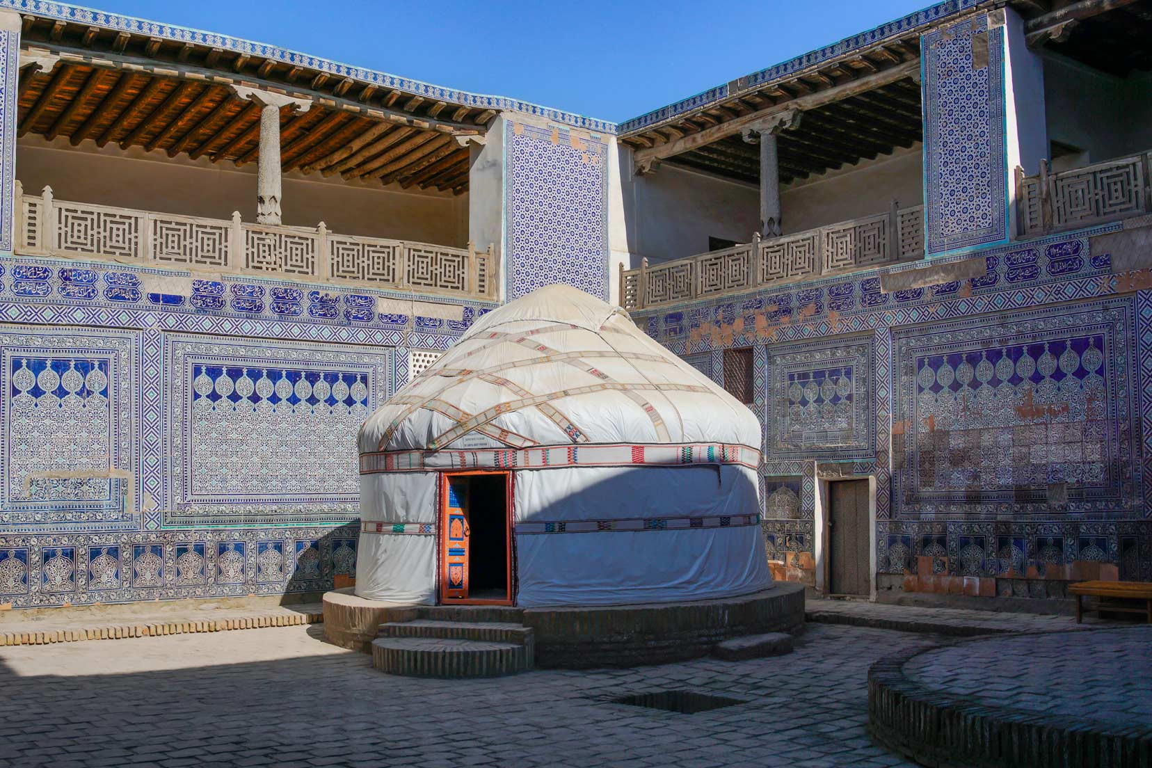 Yurt inside the Tash Khovli courtyard, Itchan Kala