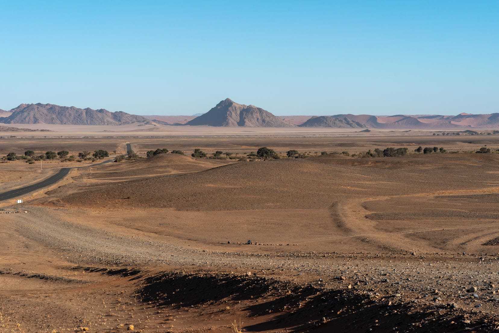 lookout-spot-on-way-to-Sossusvlei