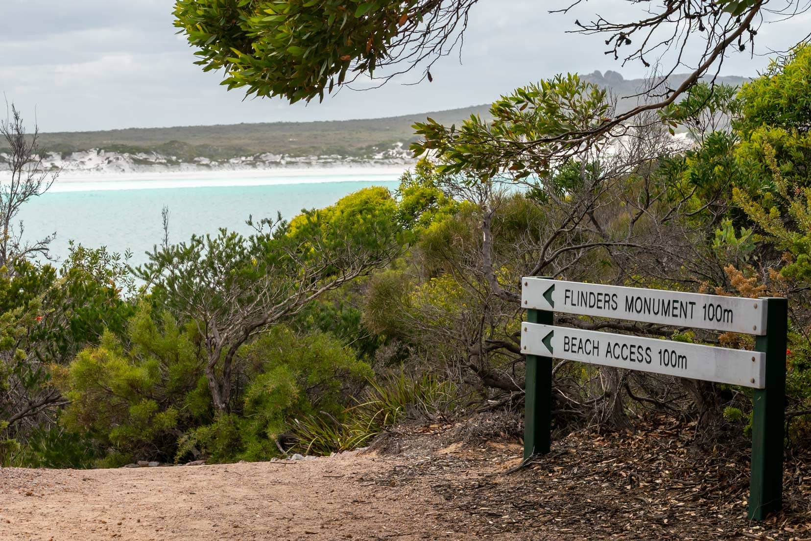 Lucky-Bay-sign-to-flinders-monument