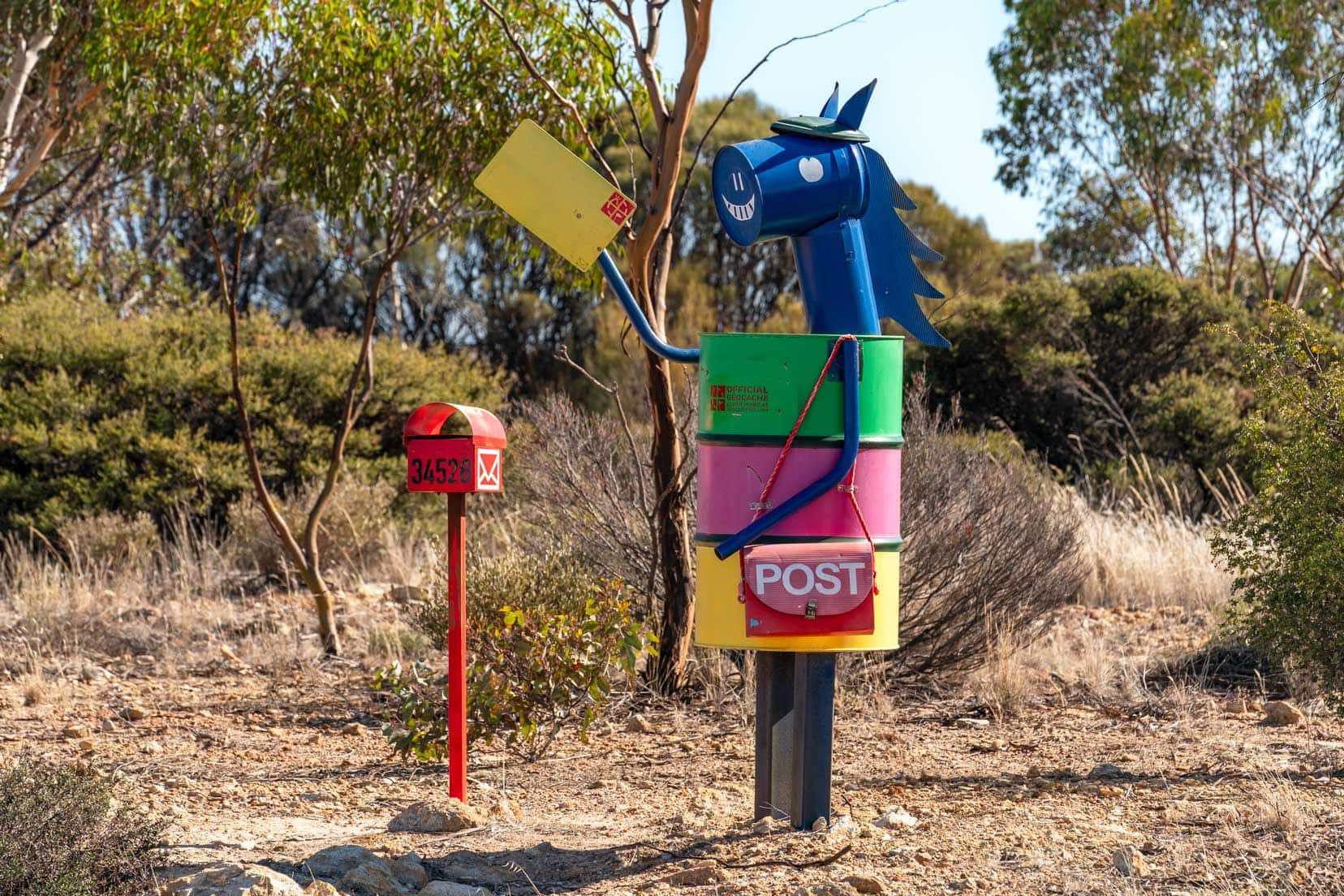 Tin-horse-highway-Kulin Horse as a postie 