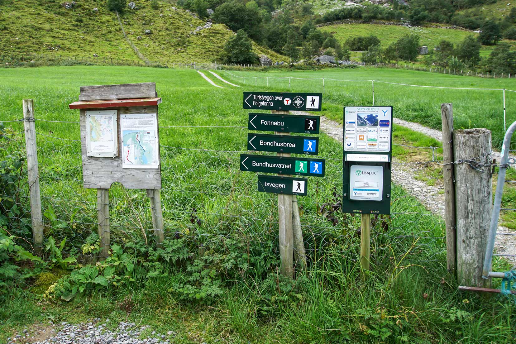 Bondhusvatnet-trail-signage