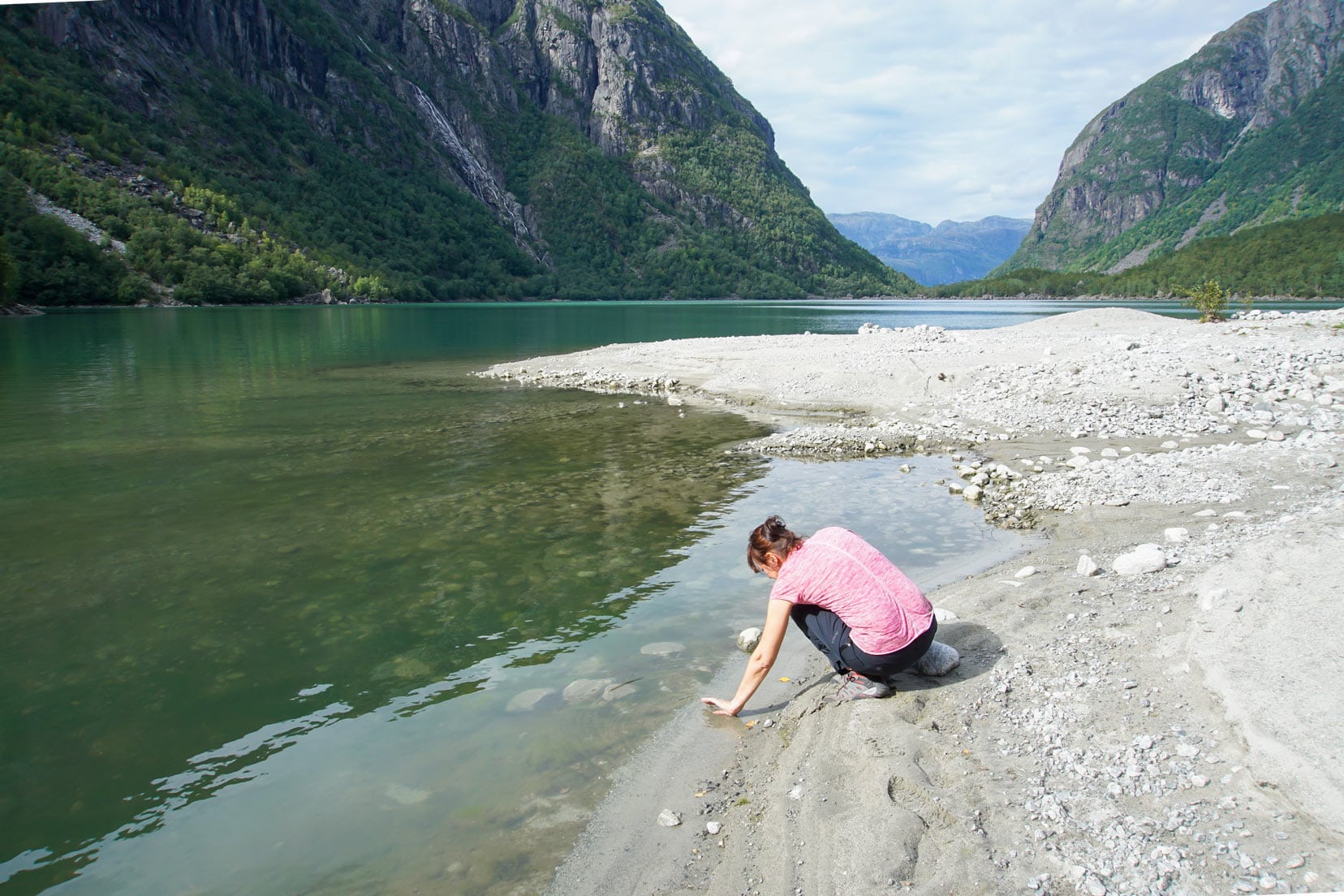 Bondhusvatnet_Shelley-soaking-in-cold-waters-for-a-sprained-wrist