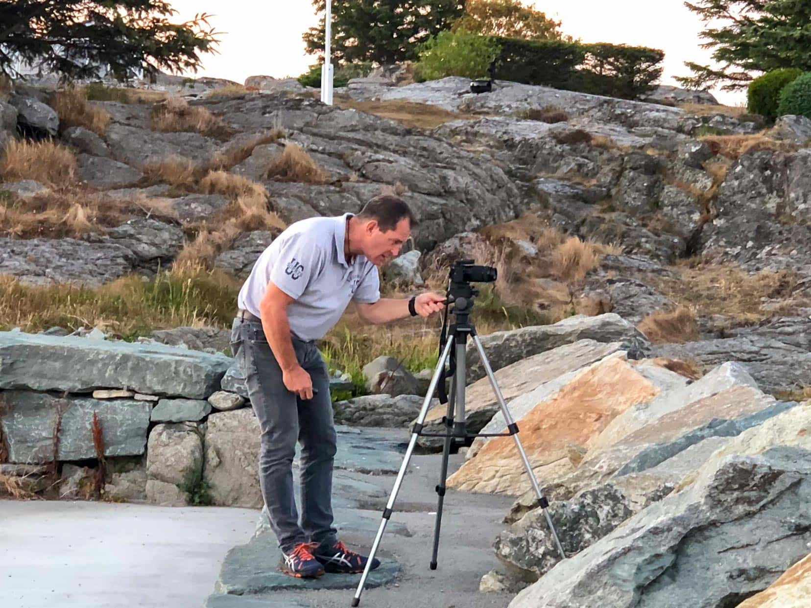 Shooting astrophotography Sony a6000: Checking and double-checking the camera settings and composition  