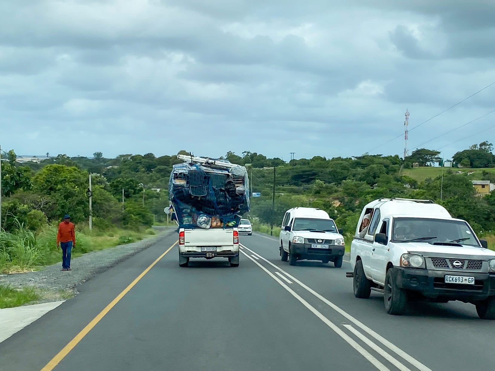 driving-in-south-africa_overloaded-ute