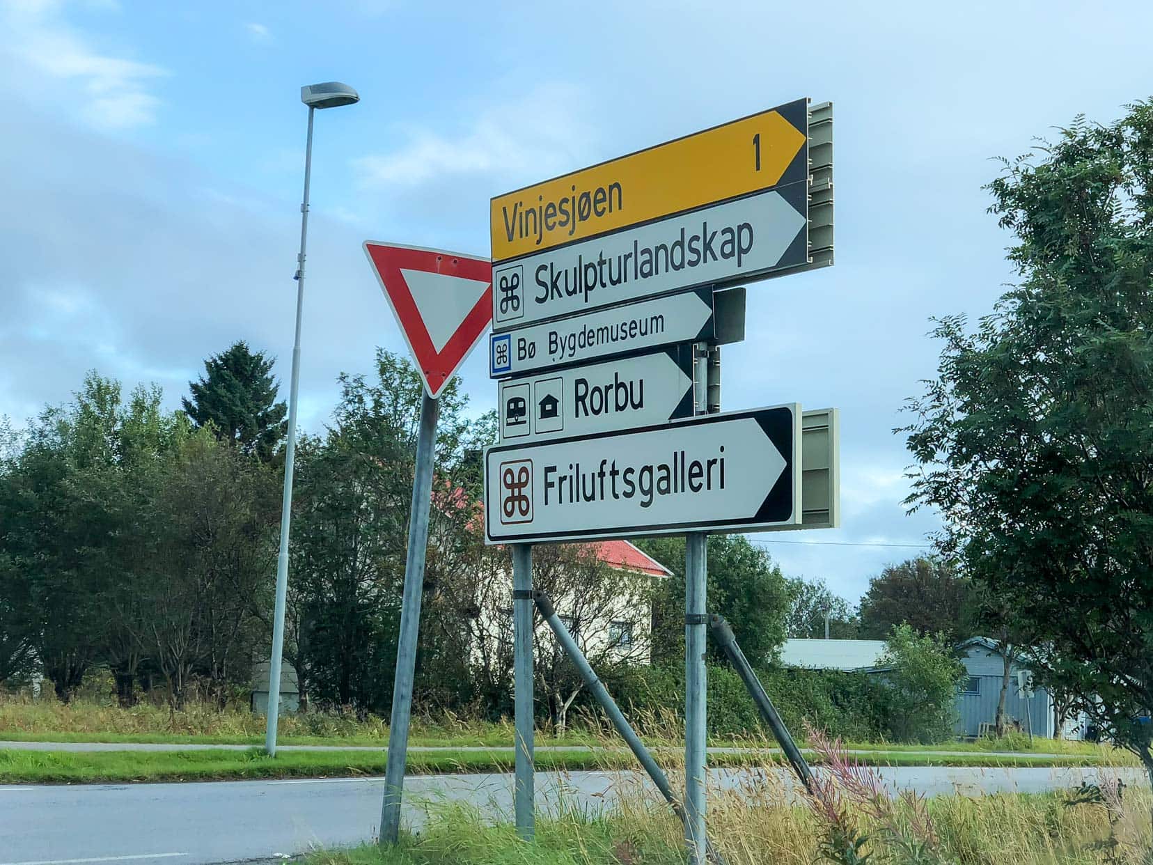 lofoten_road-sign-Bo