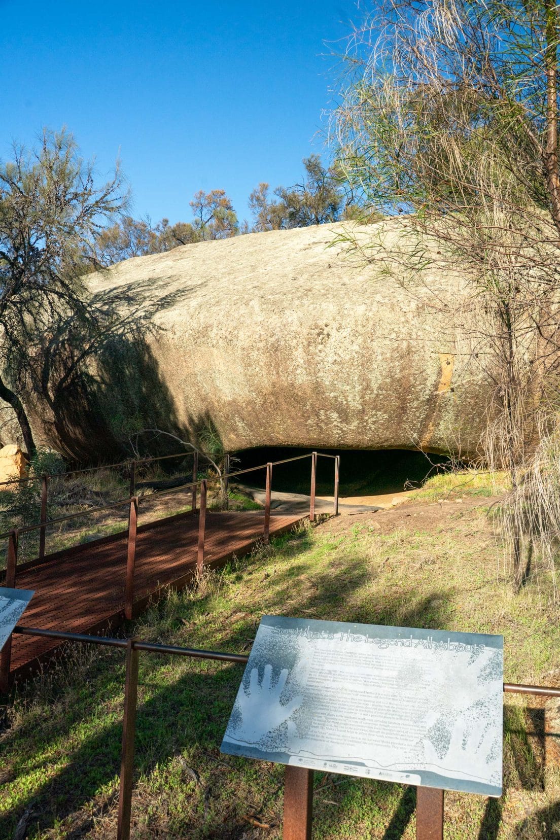 Mulkas Cave near Wave Rock - a small entrance to a large cave