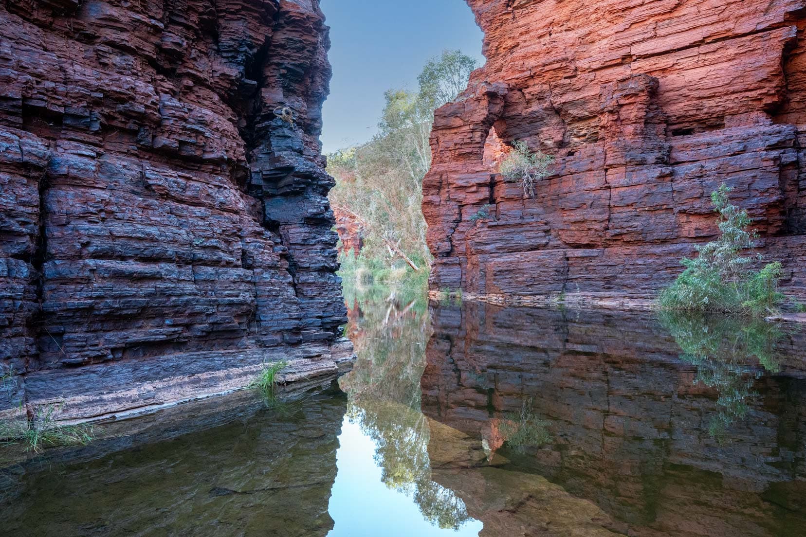 Kalamina-Gorge-Rock-Arch-and deep water 