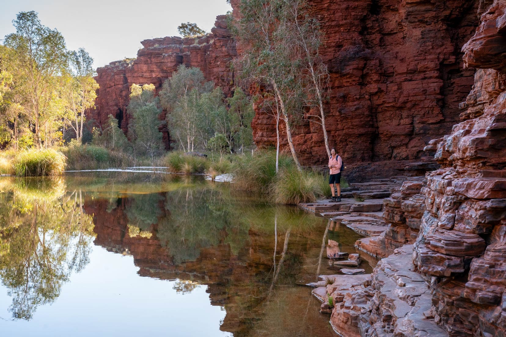 Hiking through Kalamina Gorge, Karajini NP